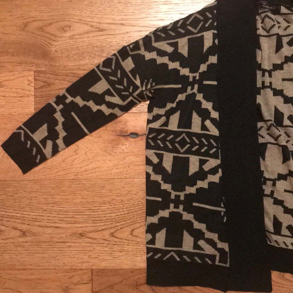 Patterned Cardigan - Picture 3 of 5